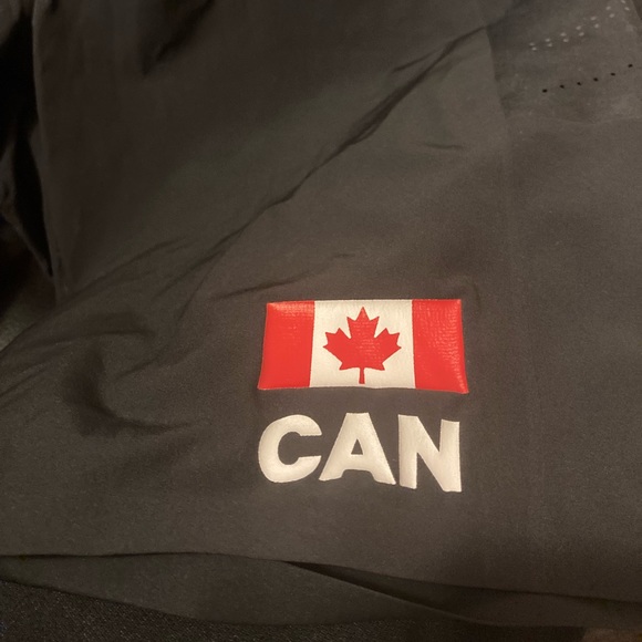 New and Unworn Lululemon El Court Shorts - Picture 2 of 7